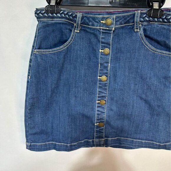 Lands End girls denim skirt. Size 14. New condition. - Picture 2 of 8